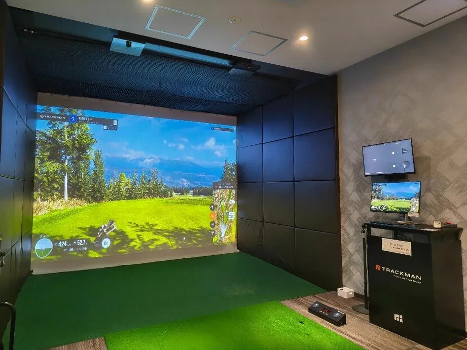 TRACKMAN完備のゴルフシミュレーターブース